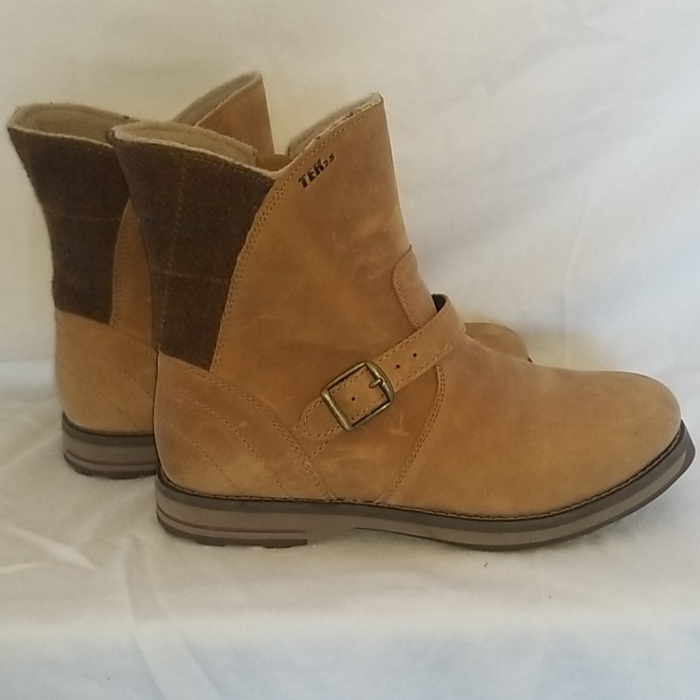L.L. bean waterproof leather zip boot